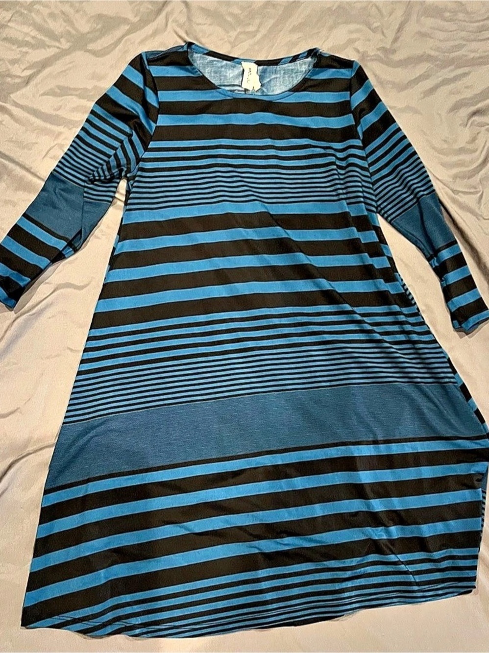 Striped Midi Dress in Blue & Black Size Medium